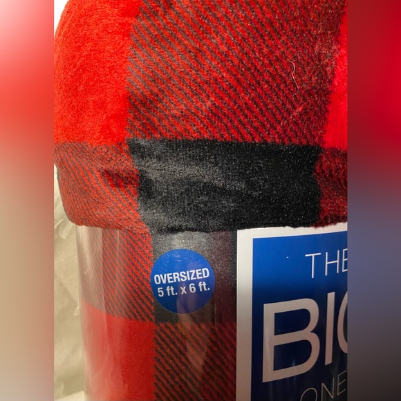 The BIG ONE OVERSIZED SOFT THROW BLANKET - Picture 4 of 4